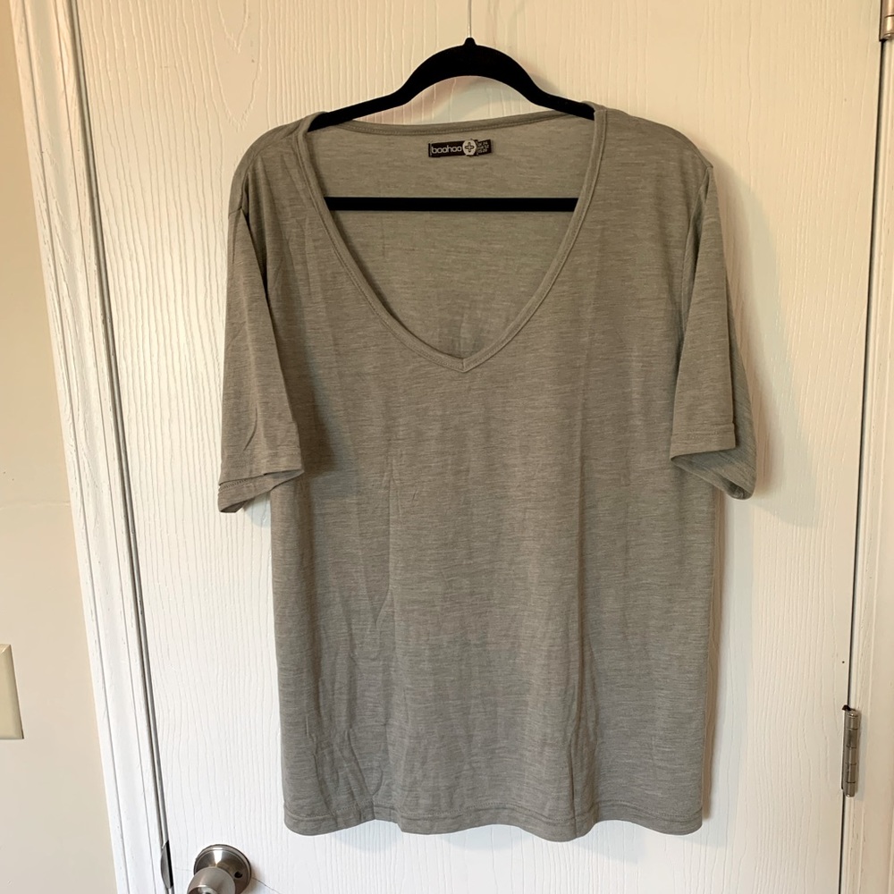 Lot of 2 Boohoo tshirts